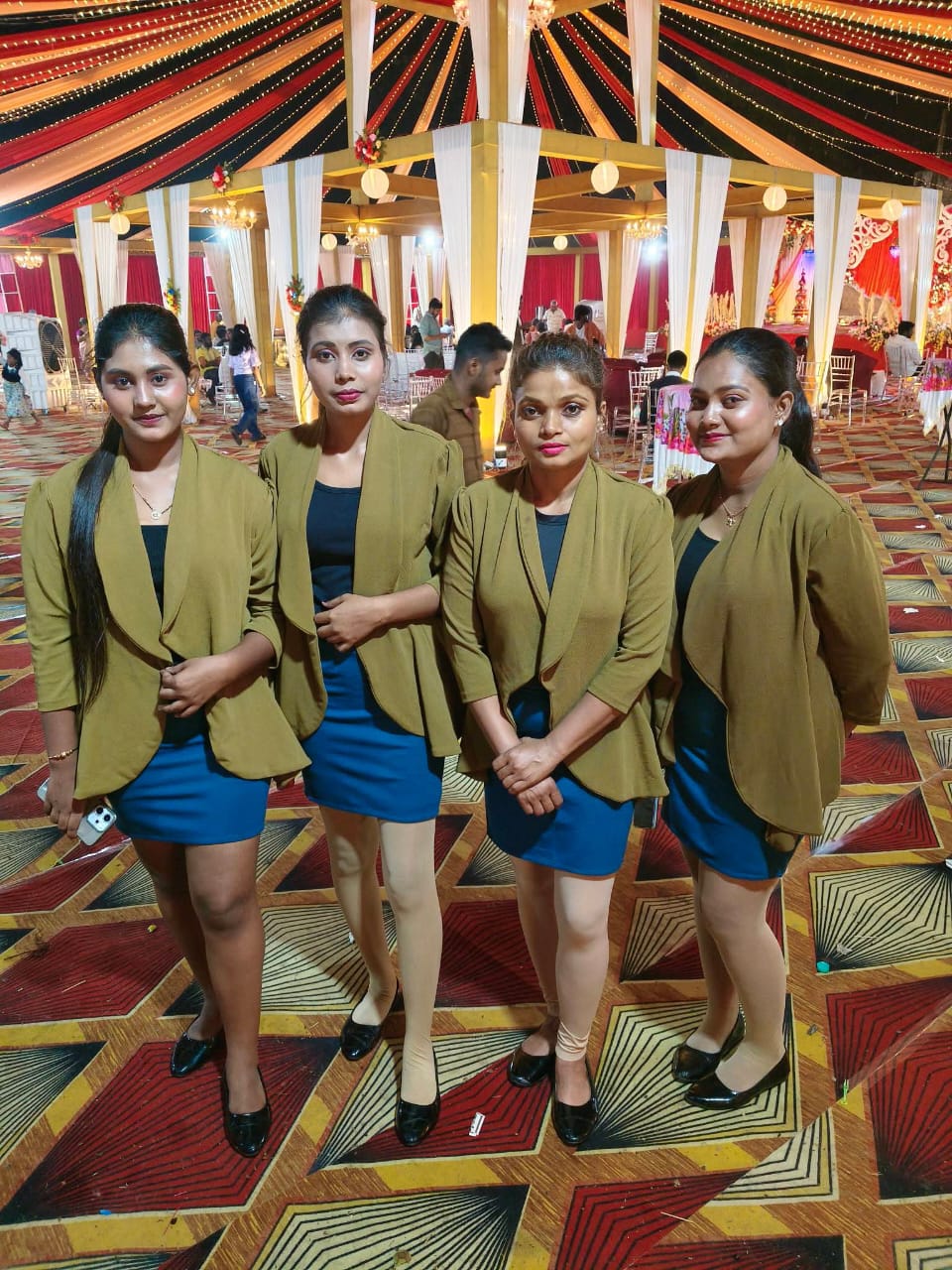 Waiters (Boys & Girls)